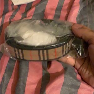 Burberry, Charles plaque buckle